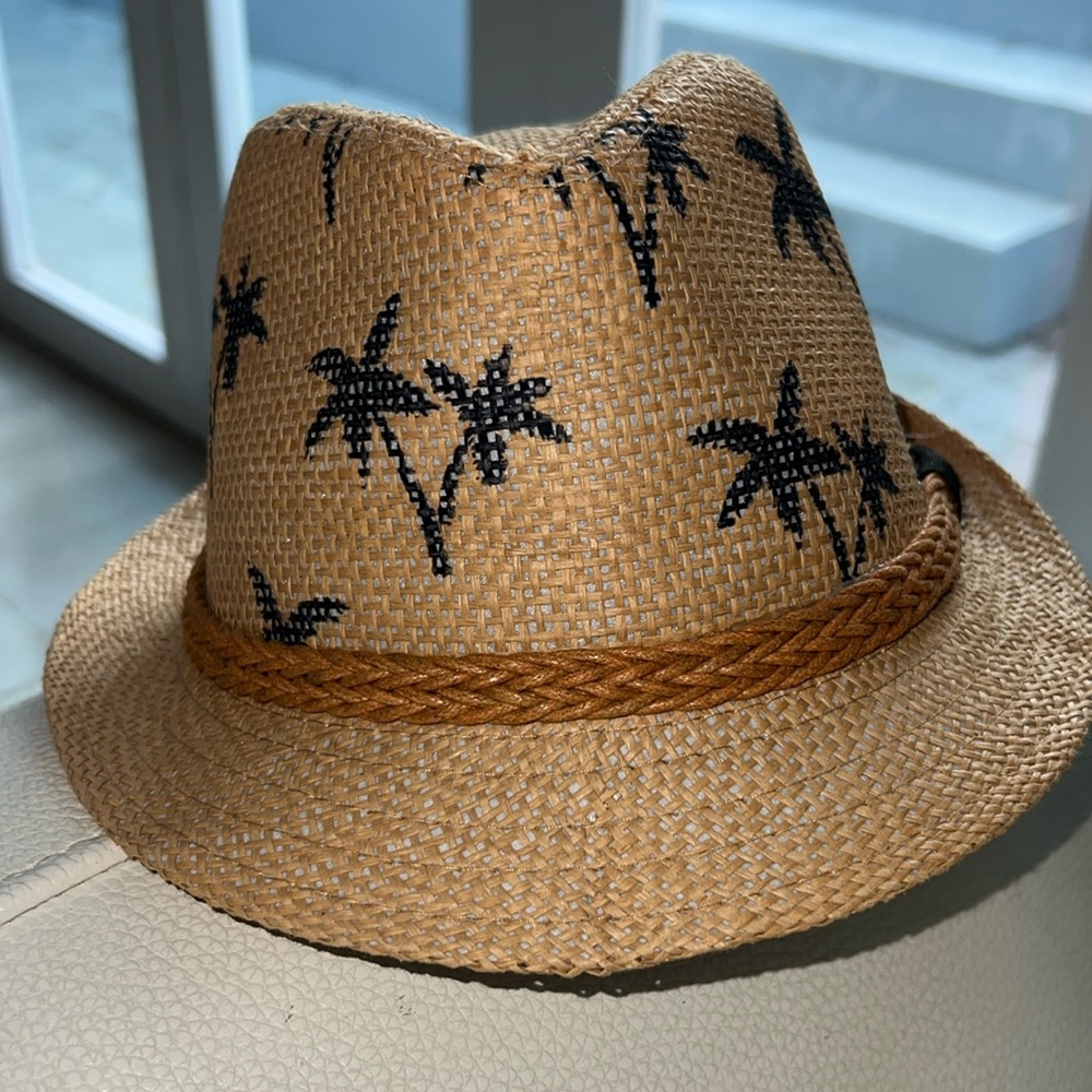 108. NWOT Summer Fedora Hat